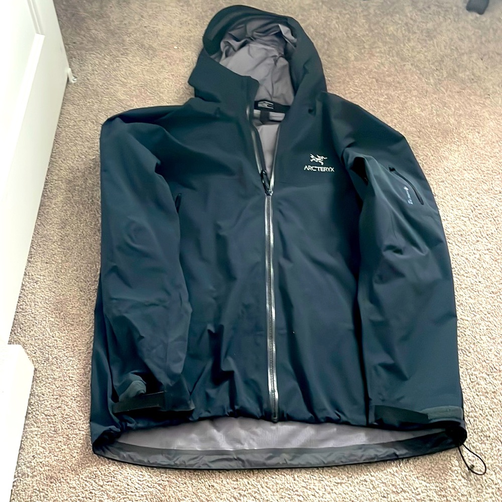 Arc’Teryx Beta SV Navy Blue